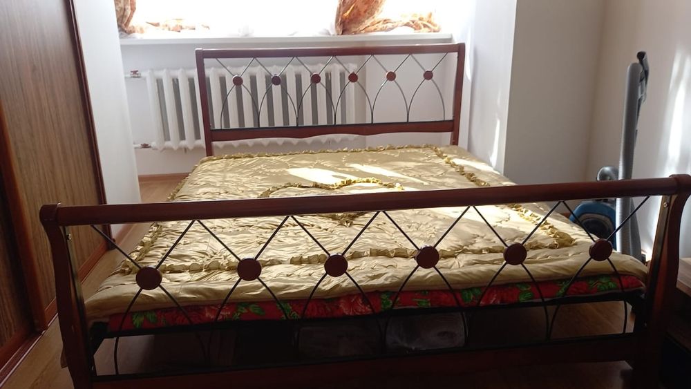 Кровать двуспальная