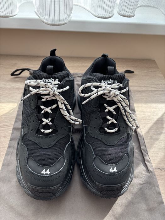Balenciaga Triple S black