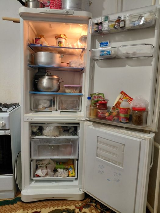Холодильник марки Indesit