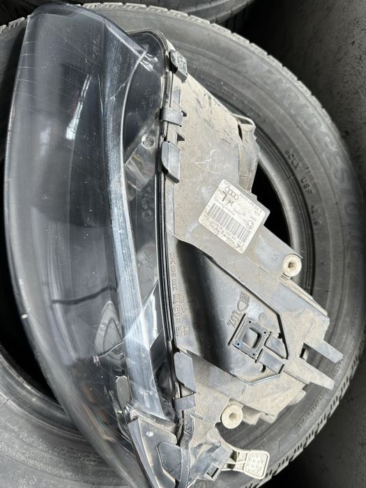Audi A3 ляв фар
