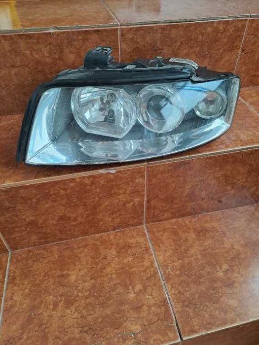Far stanga Audi A4 B6 Xenon original Europa