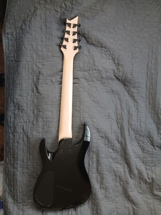 8 струнната китара Harley benton 8 string