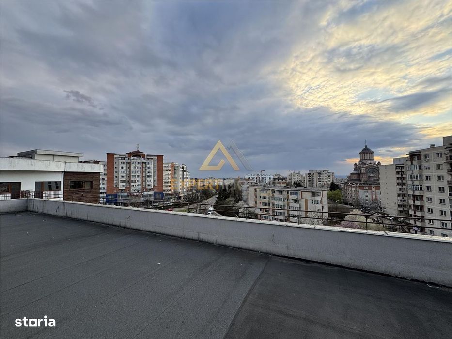 Penthouse De Vanzare  Langa Hotel Europa