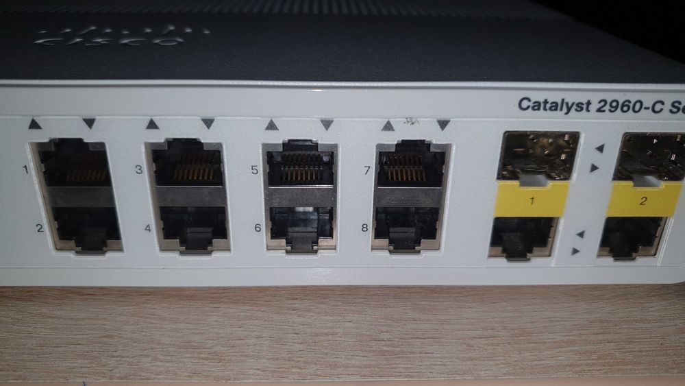 Switch Cisco ws-C2960C-8TC-L excelent streaming audio