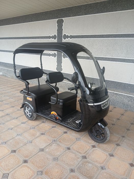 Mopet yangi sotiladi 2025 yil 140 km yurgan.                      Aloo