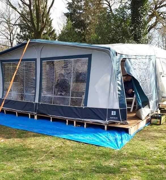 Rulota BURSTNER  – 5-6 locuri, complet echipată