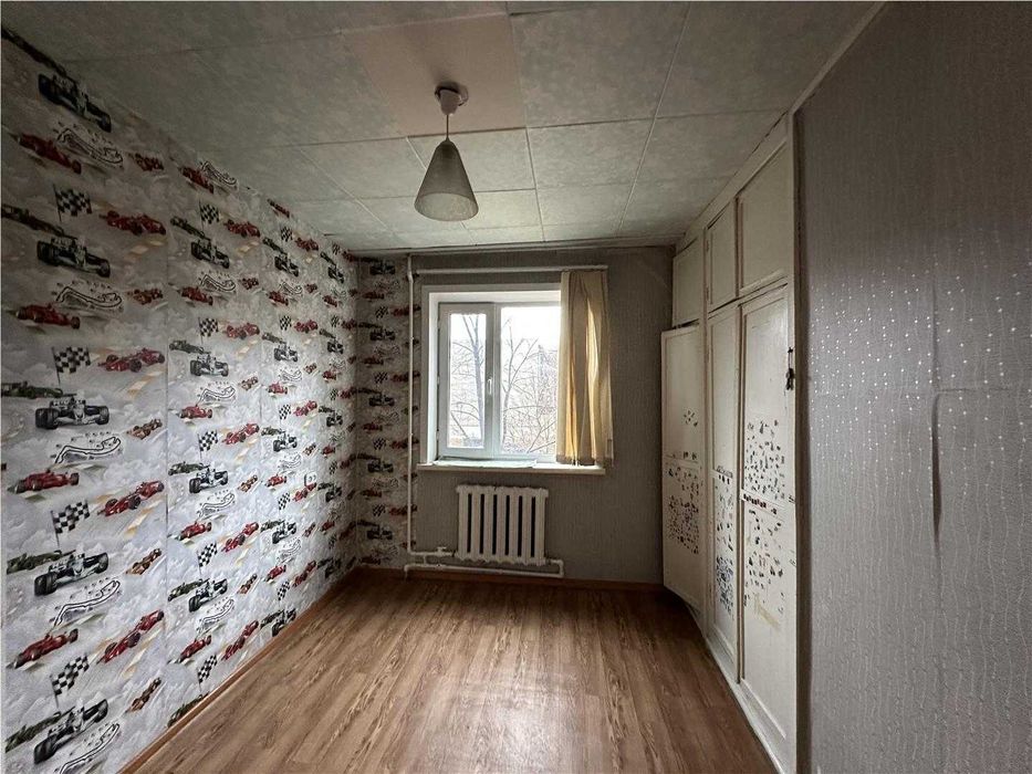 -Продам 3 комн на 7 микрорайоне.  Теплая!