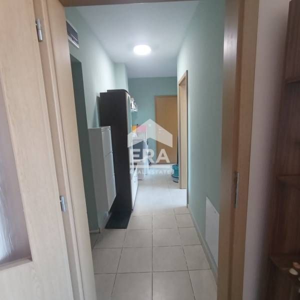 ЕРА Фаворит предлага ексклузивно под наем уютен тристаен апартамент в