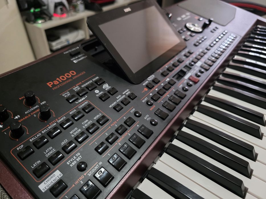 Vand Korg PA1000 NOU cu garantie