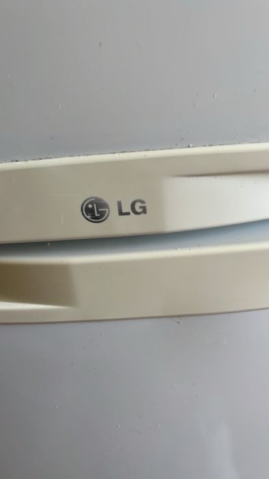 Продам холодильник LG
