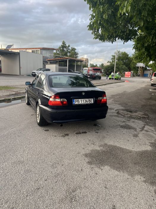 Продава се BMW e46 318i