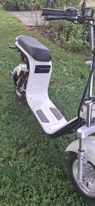 Vând scuter electric