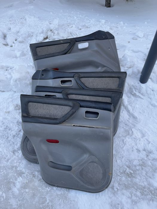 Общивки 4 шт от ленд крузер 105