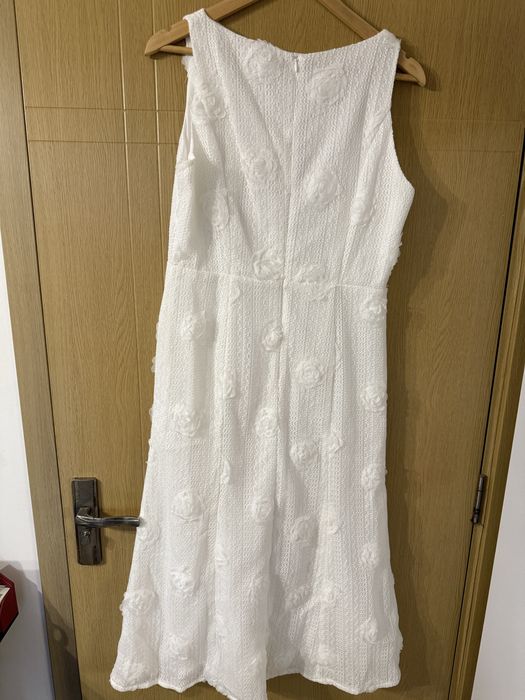 Бяла миди рокля (нова)