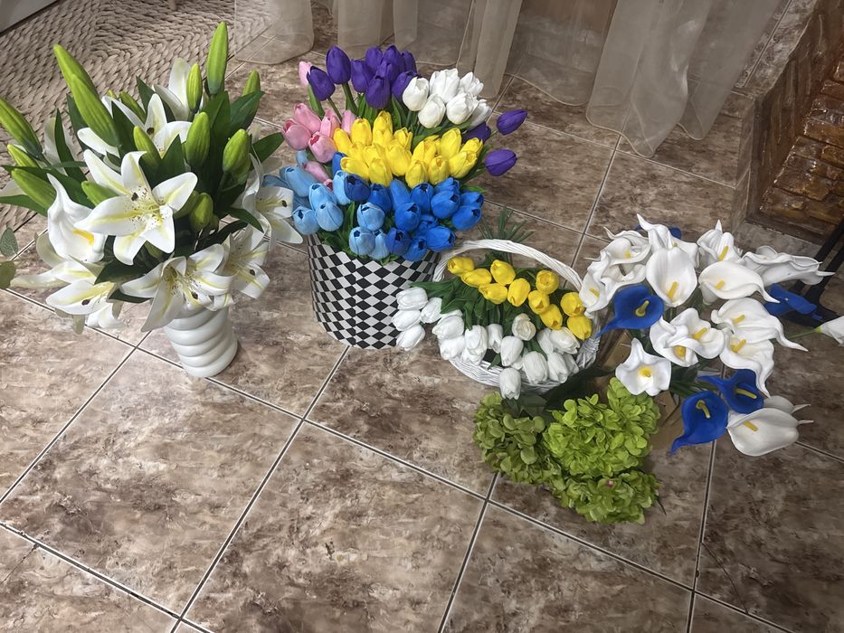 Реалистичные искусственные цветы