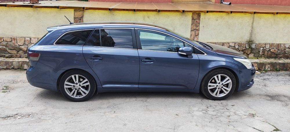Тойота Авенсис 2.0  126hp. Toyota