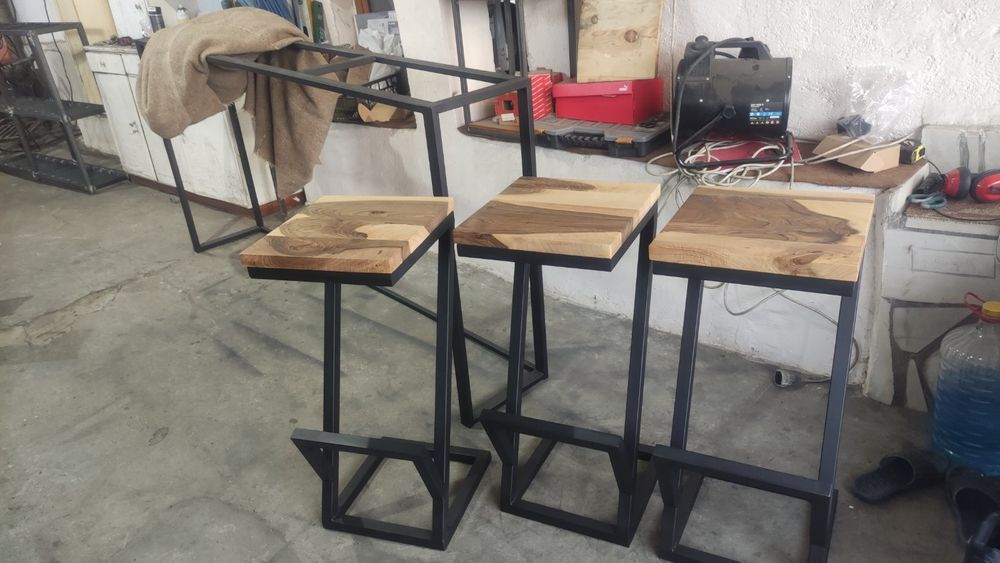 Бар столове и маси от масивно дърво + метал – ръчна изработка,