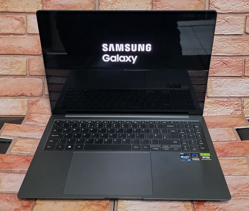 Samsung Galaxy Book ULTRA 9 – Vârful de Gamă Absolut RTX 4070 AMOLED  i9/1TB  (Nu confundați cu Pro sau Ultra 7)