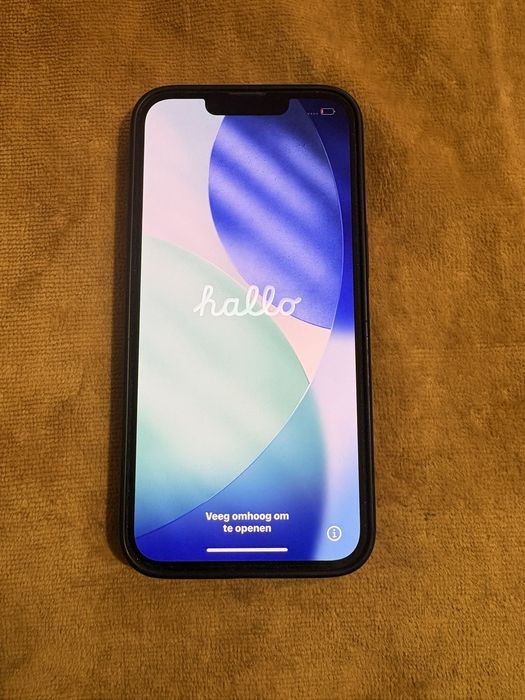 Продавам Iphone 13 128 GB