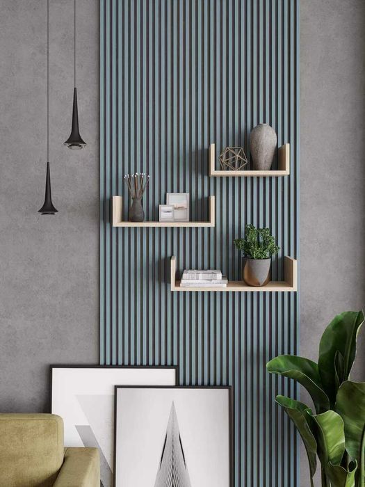 Комплект полок из 3-х штук, навесных, новые.