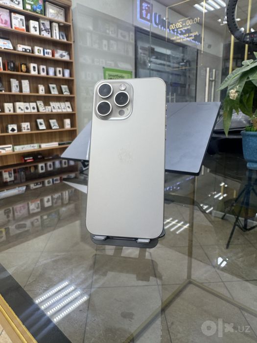 Iphone 15 pro max natural