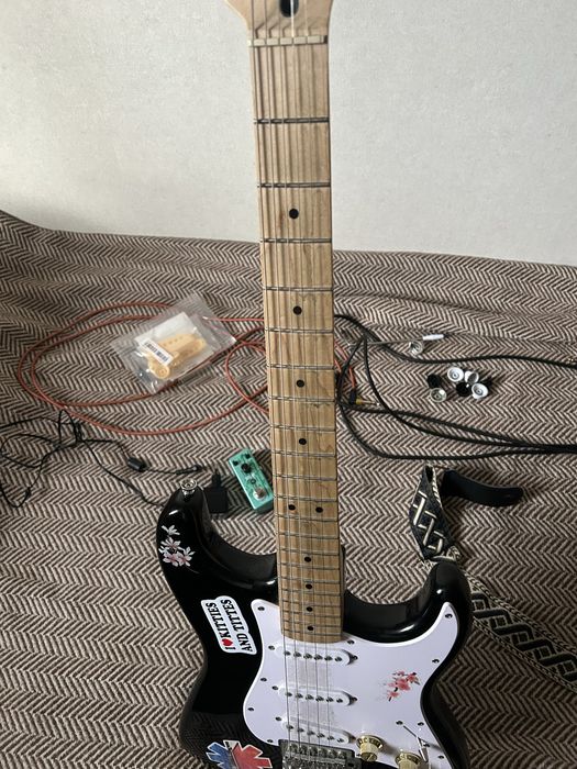 Электрогитара Squier Sonic™ Stratocaster® Black