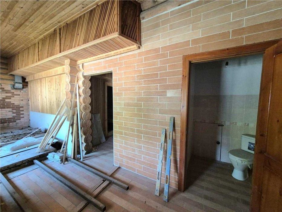 Продам дом из сруба на 2 хозяина, 2 этажа.