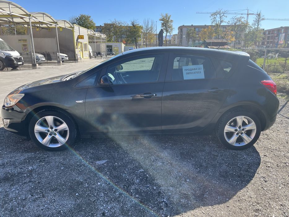 Opel Astra J 1.4 бензин