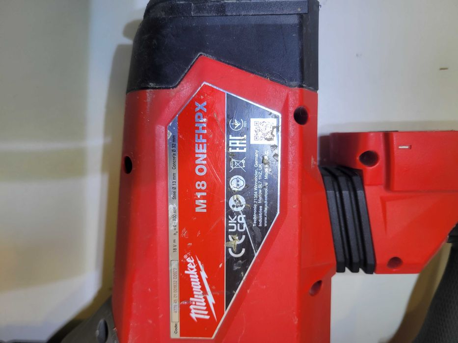 Перфоратори DeWALT DCH и Milwaukee M18 ONEFHPX и ъглошлайф DeWALT DCG405