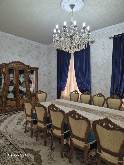 Олтин тепа махалласида уй сотилади. 11 хона