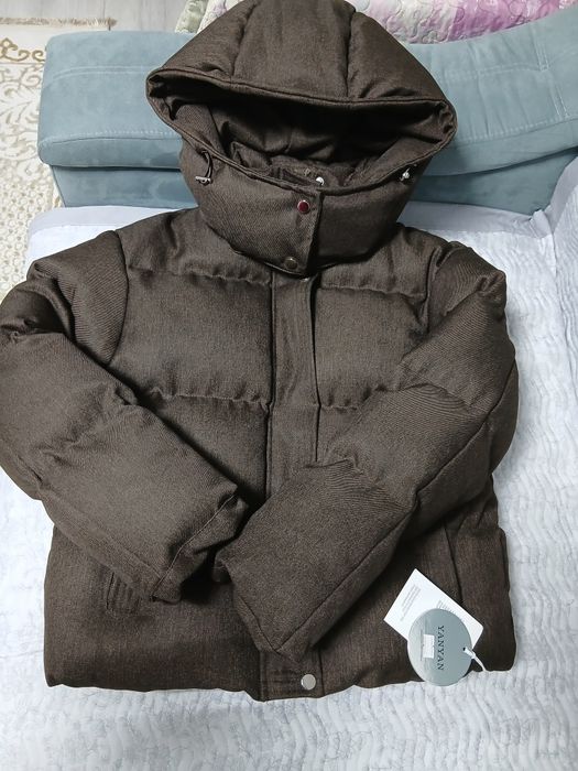 Куртка от бренда YANYAN.