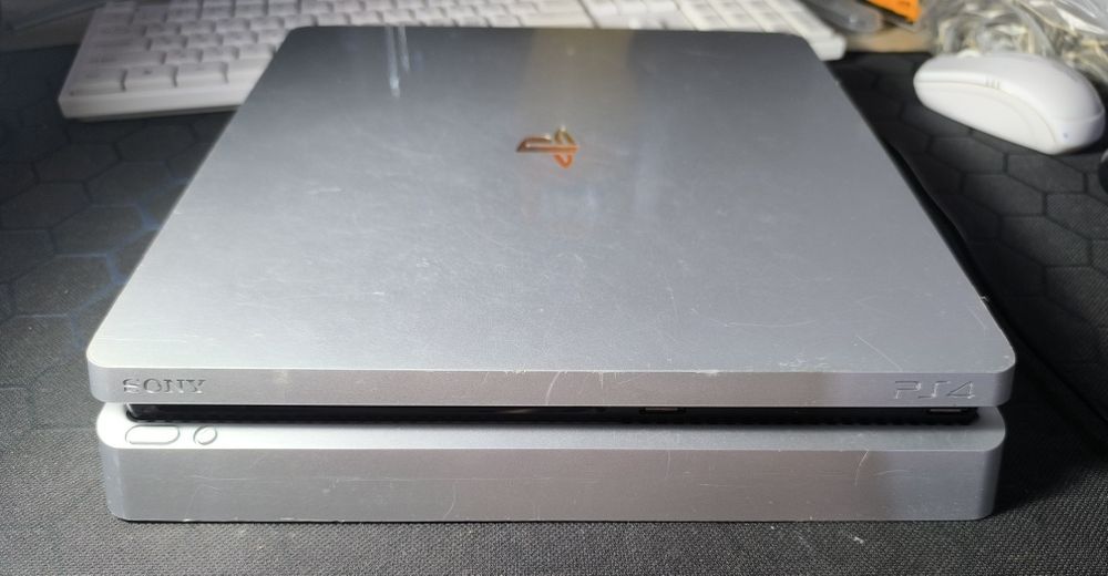 Продам Ps4 slim срочно!!!