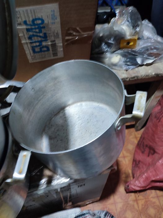 Продам  кастрюли.