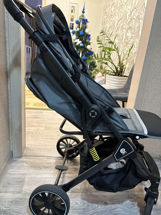 Коляска прогулочная.