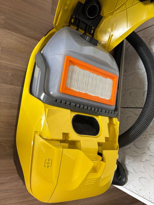 Прахосмукачка Karcher с воден филтър