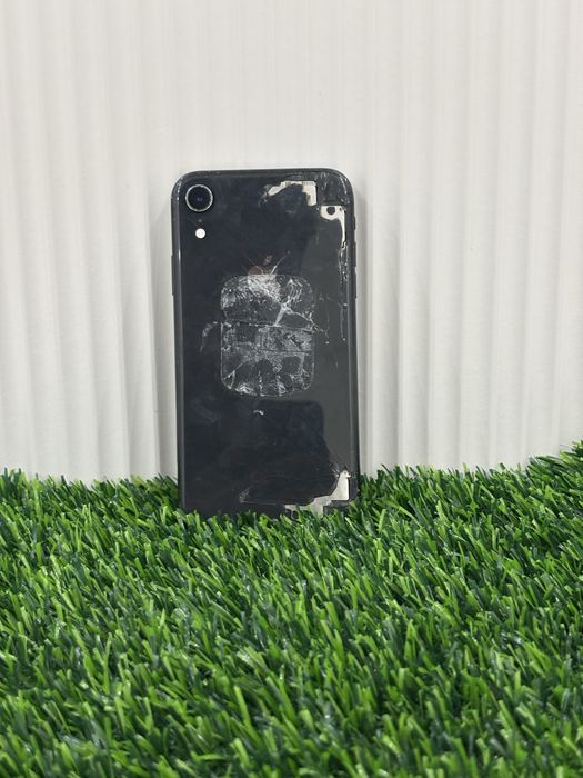 Продам iPhone Хr без ремонта!Фейс все работает.