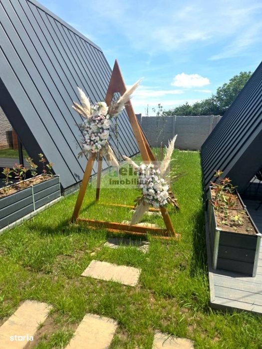 Gruiu, Complex Turistic De Vânzare, 4 Cabane A-frame, Piscină, Spatiu