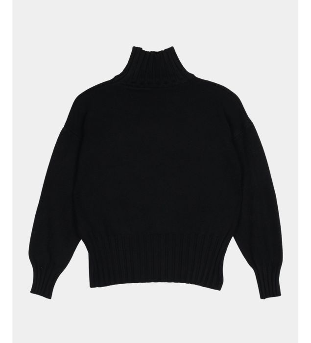 Продам  новый  свитер