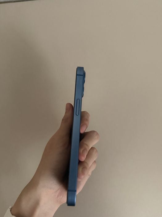 iPhone 13 в отличном состоянии