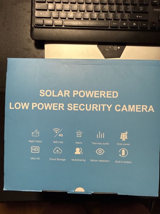 Camera de supraveghere 4K cu panou solar
