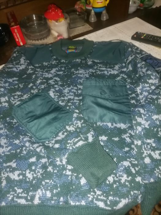 Продам свитер для военных новый