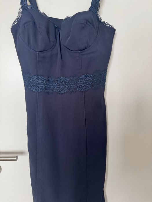 Рокля  синя дълга до коляното вталена