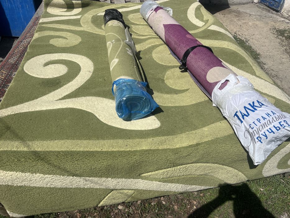 Продам палас,ковры в хорошом состояний