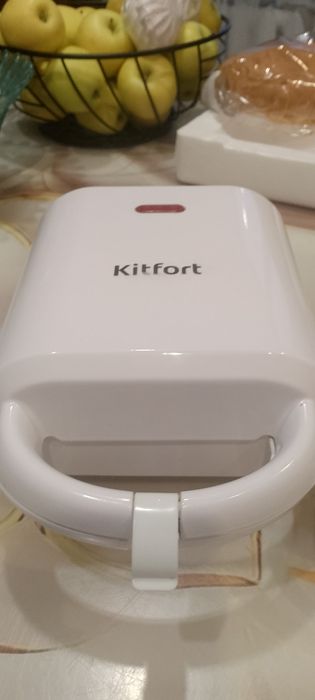 Продам вафельницу kitfort