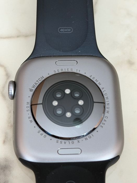 Apple Watch 11  Space Gray Като Нов