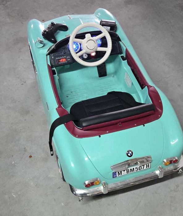 Vand Masinuta Electrica BMW 570 Retro Verde