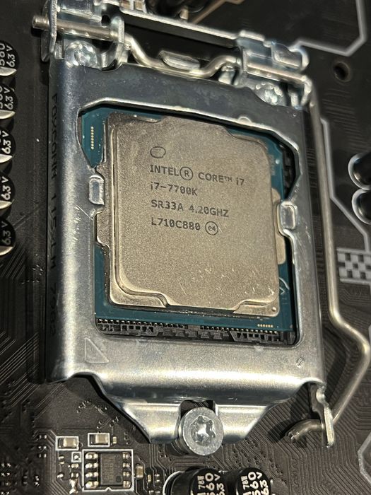 Msi Z270 + I7 7700k | gaming pro carbon дъно с intel i7 процесор