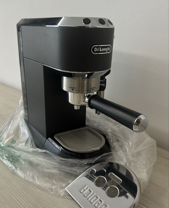 Espressor Manual DeLonghi Dedica Style EC685 Nou