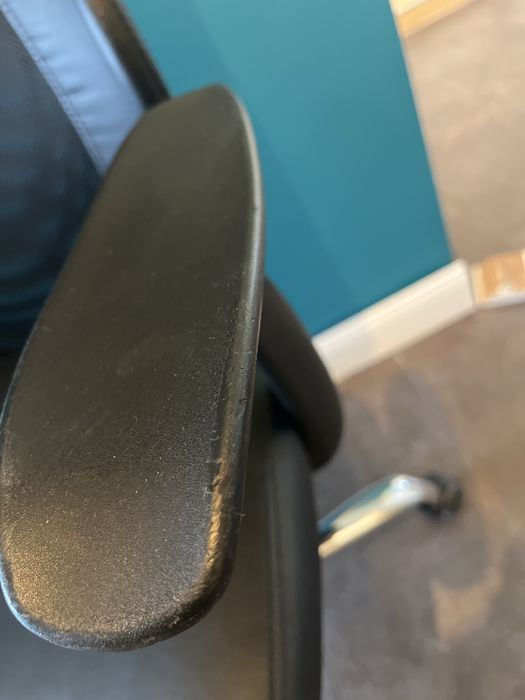 Черен Офис стол