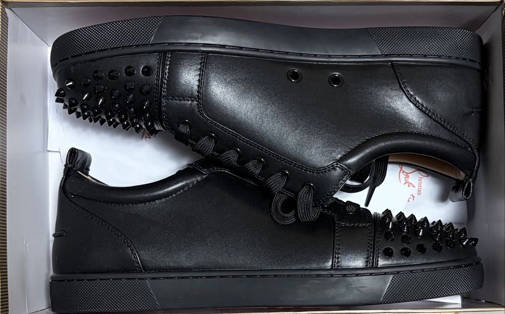 Christian louboutin кожени обувки